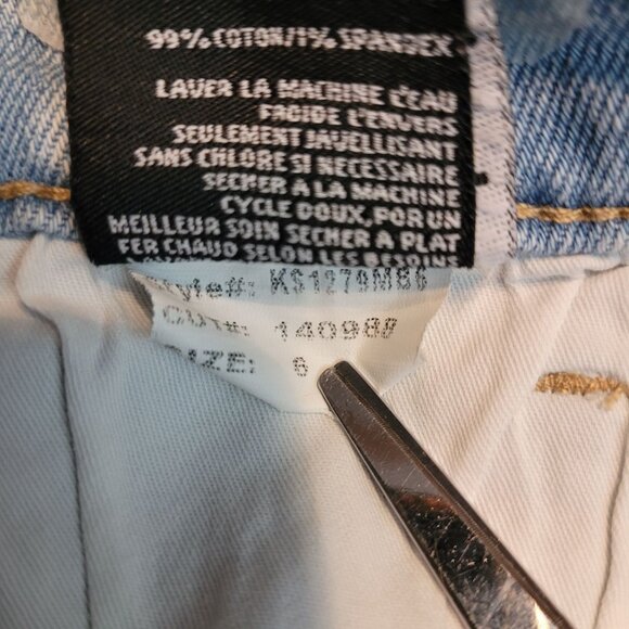 Kut From The Kloth Cut Off Shorts Size 6 Mid Rise Stretch Ripped Light Wash - Picture 5 of 10